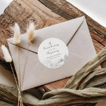 Sticker Rond Une douce fin à un nouveau début Mariage d'hiver<br><div class="desc">Cette fin douce à un nouveau début de mariage d'hiver classique collant rond est parfait pour un mariage de destination. Le design se compose d'une forêt peinte à la main sur les collines et les montagnes,  dans une scène hivernale idyllique.</div>