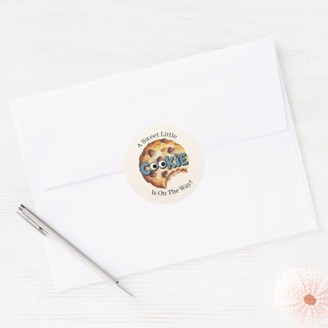 Sticker Rond Une douche de bébé garçon pour un petit cookie suc (Enveloppe)