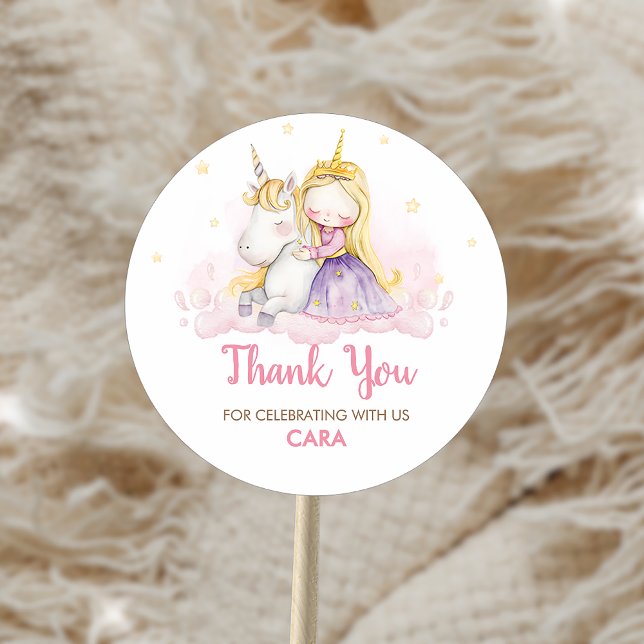 Sticker Rond Une fête d'anniversaire licorne de jour magique (Unicorn Princess Birthday Sticker)