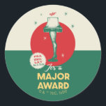 Sticker Rond Une histoire de Noël | Prix majeur de la lampe de<br><div class="desc">Regardez ce graphique rétro avec la lampe de la jambe et le texte : "C'est une récompense majeure" !</div>