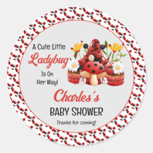 Sticker Rond Une Mignonne Petite Ladybug Est En Chemin De Baby