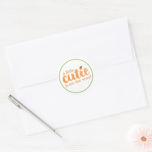 Sticker Rond Une petite mignonne est en route Baby Shower (Enveloppe)