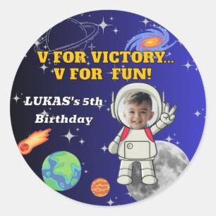 Sticker Rond V pour la victoire V pour le plaisir Anniversaire