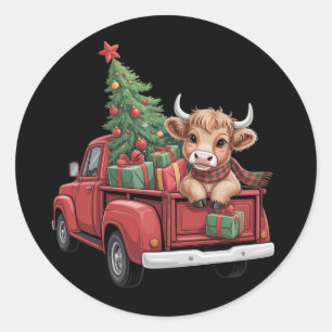 Sticker Rond Vache de Noël  Vache des Highlands dans une ferme 
