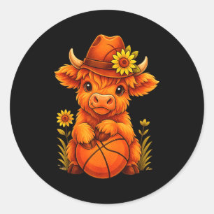 Sticker Rond Vache des Highlands mignonne amateur de basket-bal
