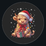 Sticker Rond Vache Highland Noël Vache Highland Noël Vache Sant<br><div class="desc">Jote Highland Cow Noël Highland Cow Xmas Père Noël Farmer</div>