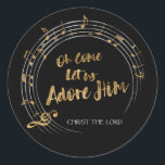 Sticker Rond VENONS NOUS ADORE Christian Christmas Hymn Black<br><div class="desc">Le chant fait partie intégrante de la façon dont nous express notre dévotion et notre révérence pour Jésus, avec des chansons et des hymnes de Noël exaltant le Christ parmi les plus belles et inspirantes formes de culte musical. Ces élégantes enveloppes noires avec des notes musicales en or et argent...</div>