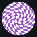 Sticker Rond Vérifier les chèques en violet rétro À damiers<br><div class="desc">Parfait coussin design dépoli à damiers aux couleurs pastel,  plein de grandes vibes. Motif moderne de vérificateurs déformés. Ce joli design rétro psychédélique vous emmène au pays des merveilles. Chèques déformés aux couleurs pastel. Twirl et les chèques tourbillonnants,  à damiers motif lavande violette</div>