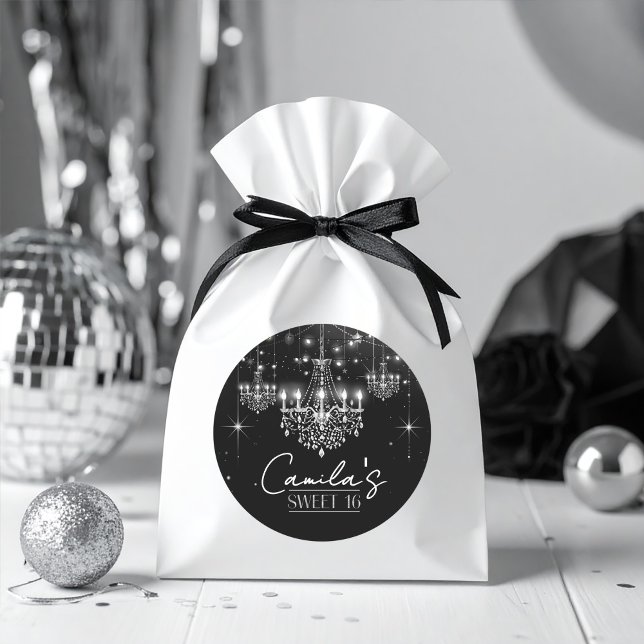 Sticker Rond Vieux Hollywood B & W Chandelier Sweet 16 ID1108 (Créateur téléchargé)