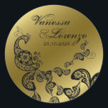 Sticker Rond Vintage Chic Floral Noir Peacock Mariage Bohème<br><div class="desc">Conçu par fat*fa*tin. Facile à customiser avec votre propre texte,  photo ou image. Pour des demandes personnalisées,  veuillez contacter fat*fa*tin directement. Des frais personnalisés s'appliquent. www.zazzle.com/fat_fa_tin www.zazzle.com/color_therapy www.zazzle.com/fatfatin_blue_knot www.zazzle.com/fatfatin_red_knot www.zazzle.com/fatfatin_mini_me www.zazzle.com/fatfatin_box www.zazzle.com/fatfatin_design www.zazzle.com/fatfatin_ink</div>