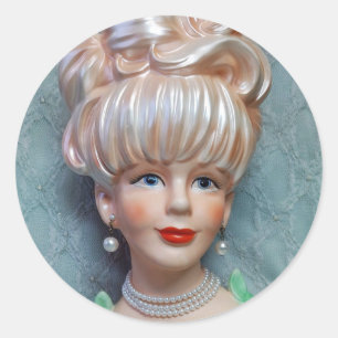Sticker Rond Vintage Lady Head Vase Big Bouffant Perles de chev