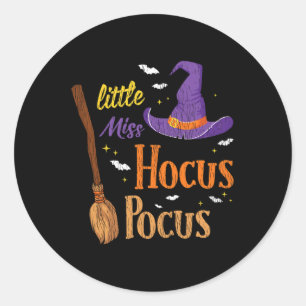Sticker Rond Vintage Miss Hocuss Pocuss Halloween sorcière