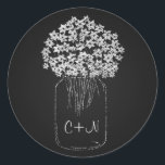 Sticker Rond Vintage noir Chalkboard Mason Fleurs Jar Mariage<br><div class="desc">Vintage Black Chalkboard Mason Jar Fleurs de mariage préféré autocollant parfait pour votre mariage à thème Chalkboard.</div>