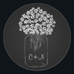 Sticker Rond Vintage noir Chalkboard Mason Fleurs Jar Mariage<br><div class="desc">Vintage Black Chalkboard Mason Jar Fleurs de mariage préféré autocollant parfait pour votre mariage à thème Chalkboard.</div>