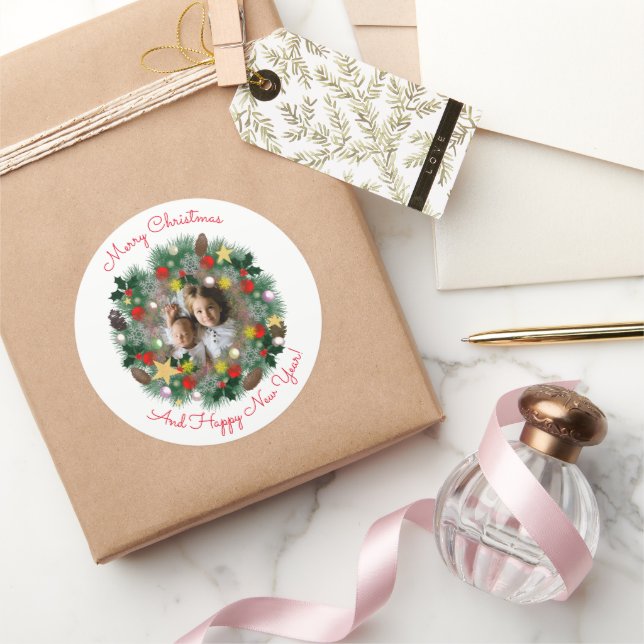 Sticker Rond voeux de Noël et Nouvel An, photo dans la couronne (Cadeaux)