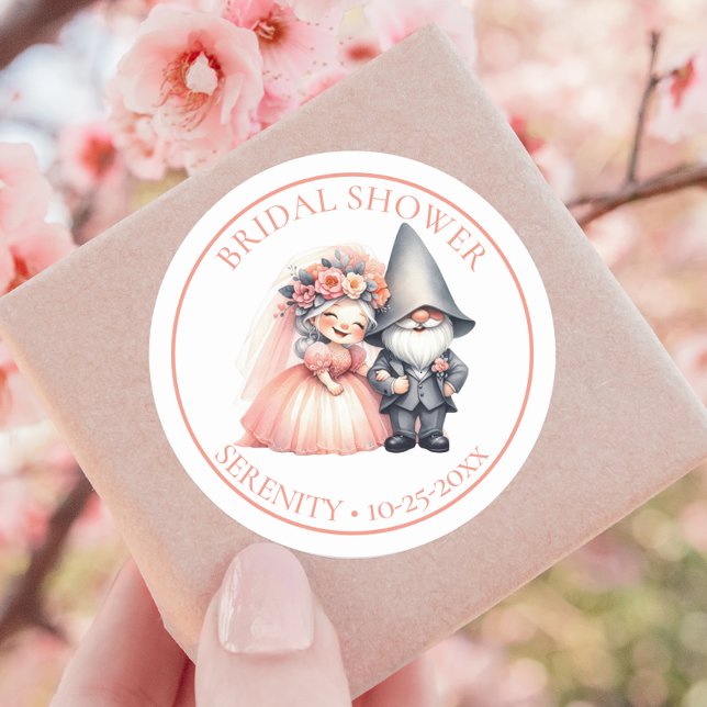 Sticker Rond Whimsical Gnome Bride & Groom Fête des mariées Fav (Créateur téléchargé)
