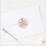 Sticker Rond Whimsical Pink Green Christmas Tree Adresse de ret<br><div class="desc">Vous pouvez personnaliser le texte noir avec votre message et votre nom personnalisés. En haut, vous pouvez customiser le script noir qui dit "Joyeux Noël". Il y a du texte d'affichage noir que vous pouvez modifier pour afficher votre nom et votre adresse de retour. Cet autocollant rose pâle a un...</div>