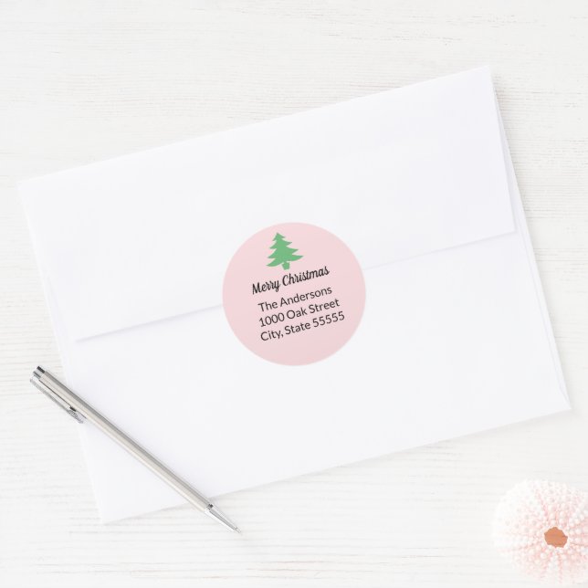 Sticker Rond Whimsical Pink Green Christmas Tree Adresse de ret (Enveloppe)