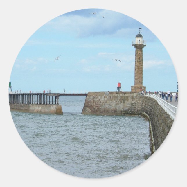 Sticker Rond Whitby dans le North Yorkshire, Angleterre. (Devant)