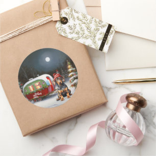 Sticker Rond Winter Doberman Caravan Christmas Adventure