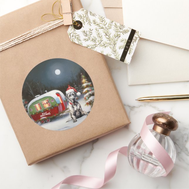 Sticker Rond Winter Great Dane Caravan Christmas Adventure (Cadeaux)