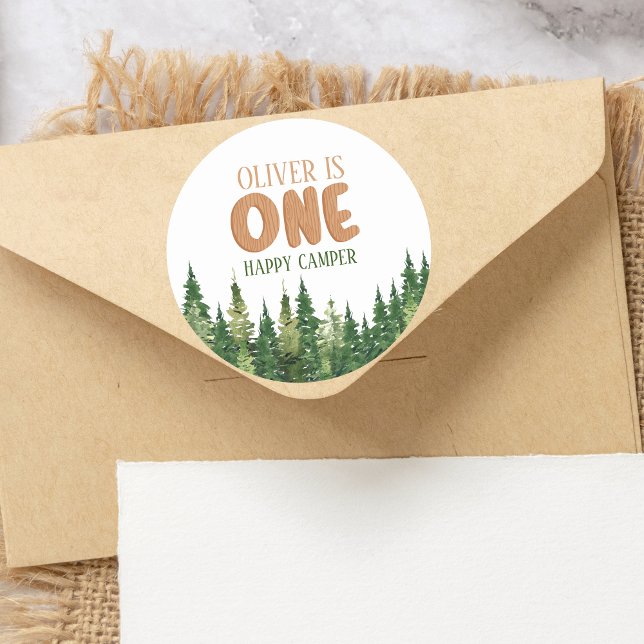 Sticker Rond Woodland Green Rustic Happy Camper First Birthday (Créateur téléchargé)