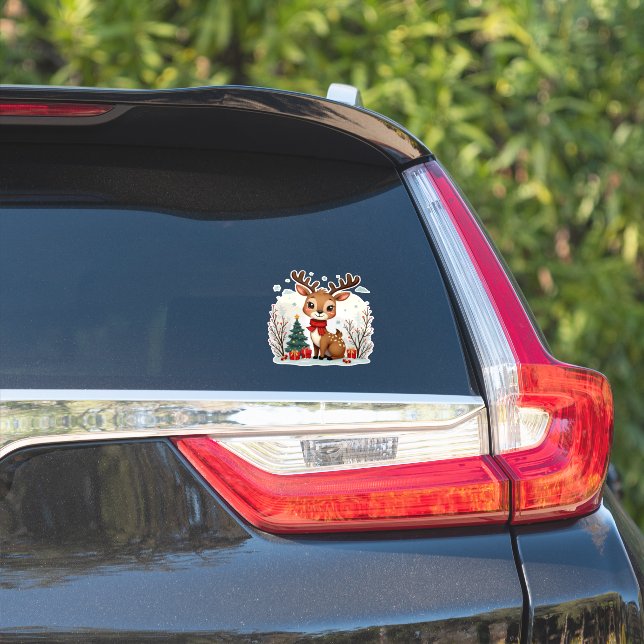 Sticker Scène mignonne de rennes de Noël dans une forêt en (Côté voiture)