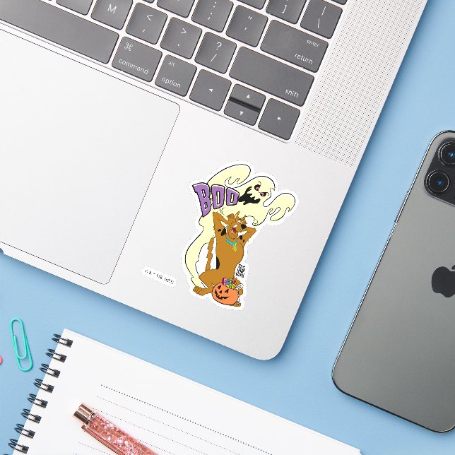 Sticker Scooby-Doo | Scooby-Doo Boo (Ordinateur portable avec iPhone)