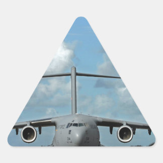 Sticker Triangulaire Atterrissage d'un avion cargo militaire