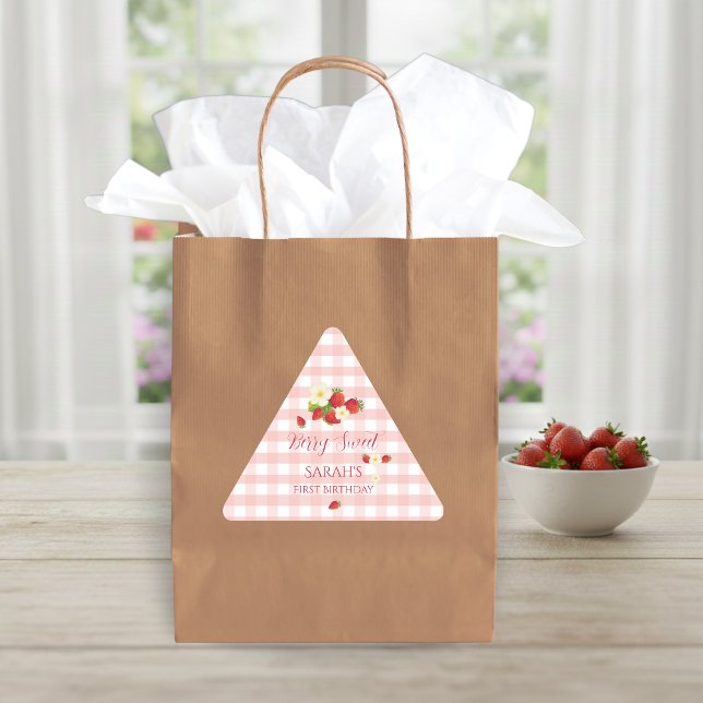 Sticker Triangulaire Cadeau saveur fraise très sucré 1er anniversaire (Berry Sweet Strawberry Favor Gift 1st Birthday Triangle Sticker)