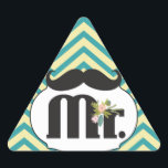 Sticker Triangulaire Chalkboard Mr Jaune et Green Zigzag Chevron<br><div class="desc">Tableau de bord M. Mariage jaune et turquoise</div>