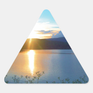 Sticker Triangulaire Coucher de soleil bleu sur le lac