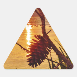 Sticker Triangulaire Coucher de soleil du lac Pinecone