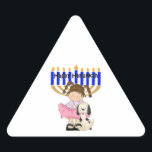 Sticker Triangulaire Les Amis de Hanukkah<br><div class="desc">Bonne Hanoukka à tous nos amis,  filles,  garçons et enfants de tous âges. Les chiens chiots de Chanukah font de cette fête un cadeau encore meilleur.</div>