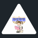 Sticker Triangulaire Les Amis de Hanukkah<br><div class="desc">Bonne Hanoukka à tous nos amis,  filles,  garçons et enfants de tous âges. Les chiens chiots de Chanukah font de cette fête un cadeau encore meilleur.</div>