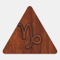 Symbole de Capricorn Zodiac dans Mahogany Brown