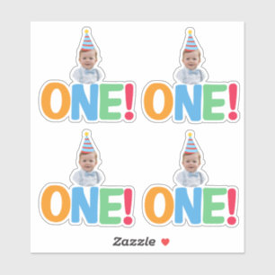 Sticker Un décorant de gâteau d'anniversaire avec une phot