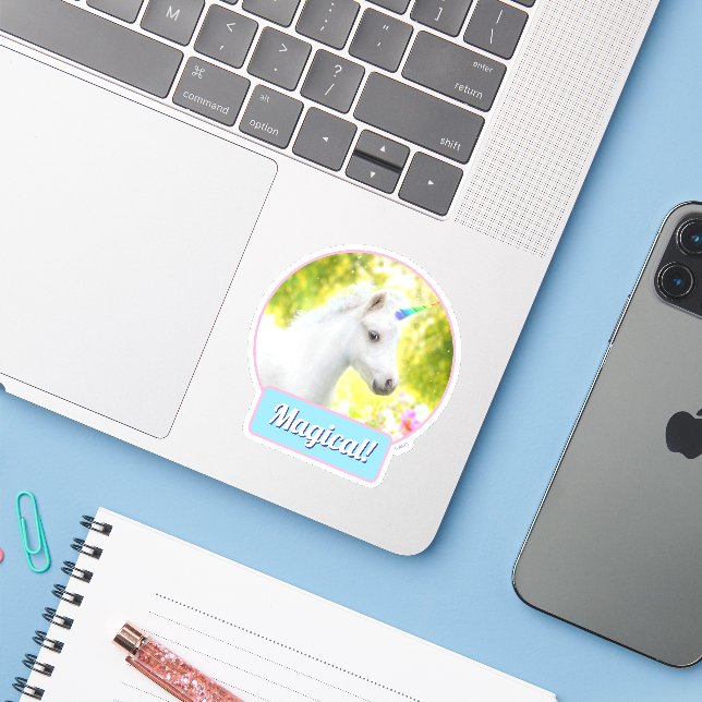 Sticker White Pony Unicorn (Ordinateur portable avec iPhone)