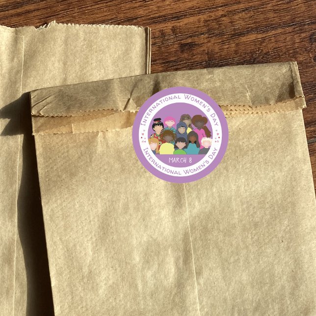 Stickers blancs violets de la Journée internationa (International Women's Day purple and white round sticker .)
