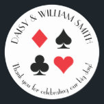 Stickers de texte personnalisé Las Vegas en rouge<br><div class="desc">Les costumes de cartes rouges et noires sont entourés de texte personnalisable,  ce qui rend ces autocollants ronds parfaits pour toutes sortes de projets et d'occasions. Utilisez-les pour des faveurs étiquettes pour les clients mariages,  pour fermer des enveloppes et plus encore.</div>