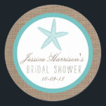 Stickers Fête des mariées de plage Starfish Turquo<br><div class="desc">Ces étoiles de mer turquoise sur les stickers de douche nuptiale de plage de burlap feront l'accessoire parfait pour toute future mariée ! Le design est composé d'un bel arrière - plan à effet de burlap rustique avec une jolie étoile de mer turquoise. Ces autocollants peuvent être personnalisés pour votre...</div>