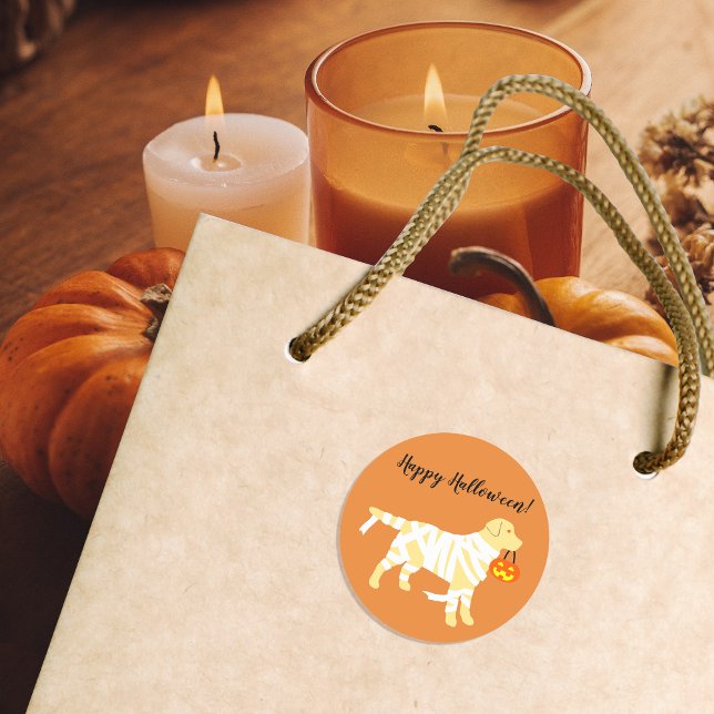 Stickers pour momie jaune d'Halloween Labrador (Halloween Yellow Labrador Mummy Stickers for Labrador Owners.  Funny Dog Design.  Personalized.)