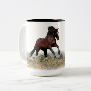 Strut d'étalon sauvage sur cette Mug de boisson