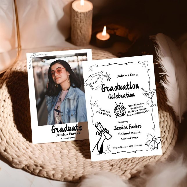 Style Doodle Main dessiné Graduation Invitation (Créateur téléchargé)