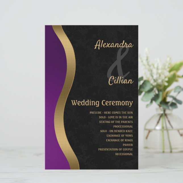 Style violet et or (Debout devant)