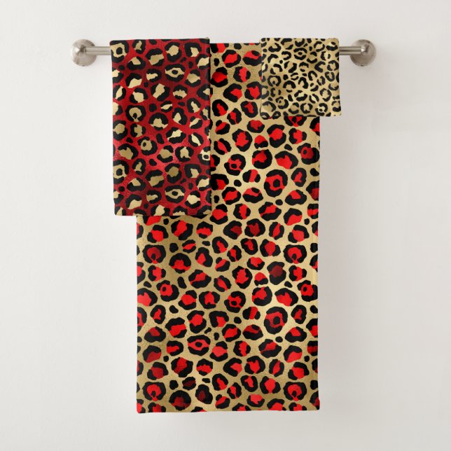 Stylish Scarlet Red and Gold Foil Leopard Spots (En situation)