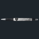 Stylo Élégant 70e anniversaire de Mariage Platinum<br><div class="desc">Ce stylo élégant ajoute une touche spéciale aux célébrations du 70e anniversaire du mariage en platine ! Un élégant lettrage noir et blanc avec des confettis hexagonaux sur un arrière - plan de feuille de platine ajoute une touche mémorable pour cette occasion spéciale et une étape extraordinaire. Personnalisez avec les...</div>