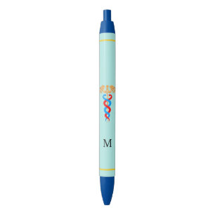Stylo Noir Caducée et monogramme sur fond bleu clair