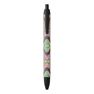 Stylo Noir Fleurs roses dans le jardin