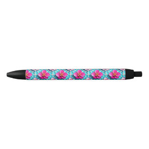 Stylo Noir Fleurs roses sur fond bleu géométrique